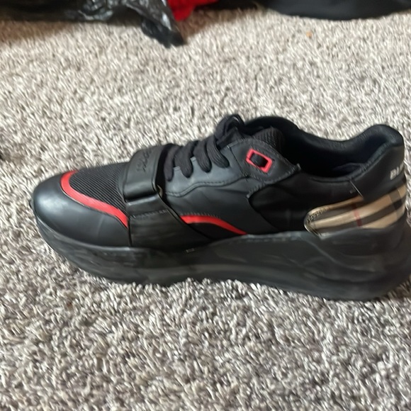 Burberry - Picture 4 of 8